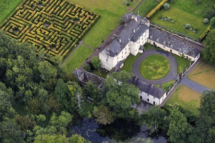 Royaume-Uni, Ecosse, région des Borders, vallée de la Tweed, le château de Traquair House (vue aérienne)