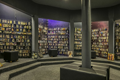 Rwanda, Kigali, quartier de Gisozi, Mémorial du génocide de Kigali, il commémore le génocide des Tutsis en 1994, photos de victimes