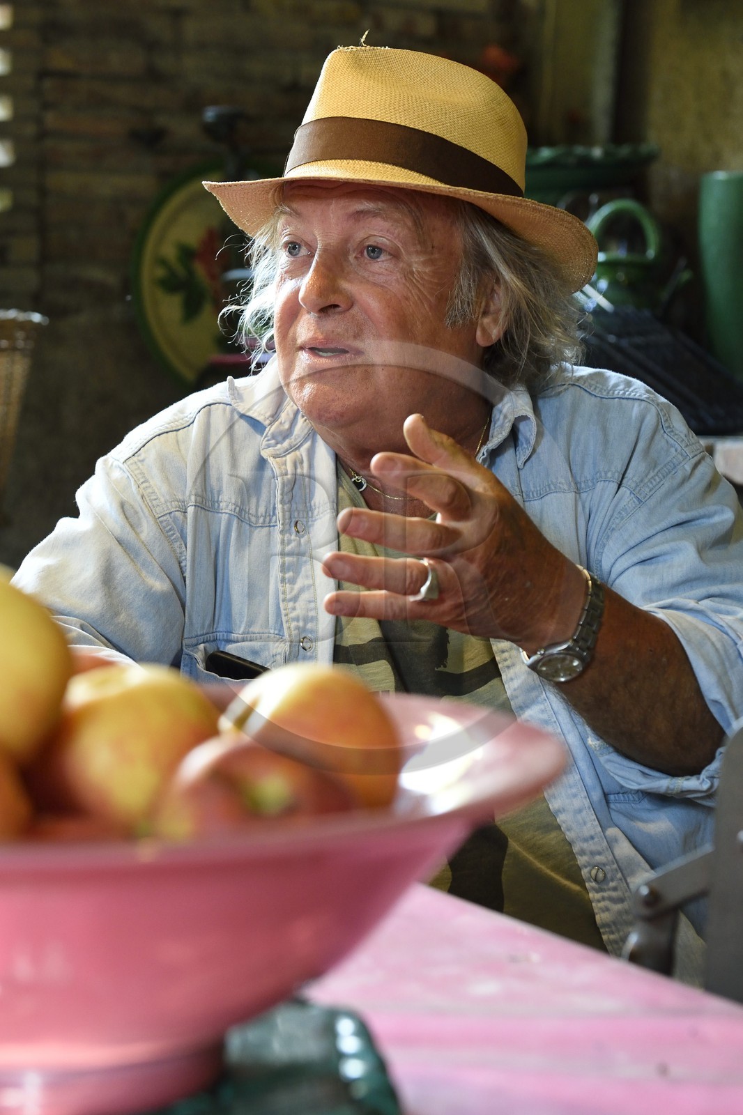 France, Var (83), La Dracénie, Salernes, le céramiste et créateur Alain Vagh