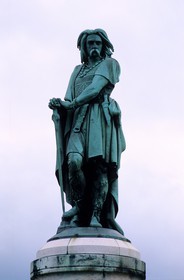France, Côte-d'Or (21), site d'Alésia près du village d'Alise Sainte-Reine, statue de Vercingétorix