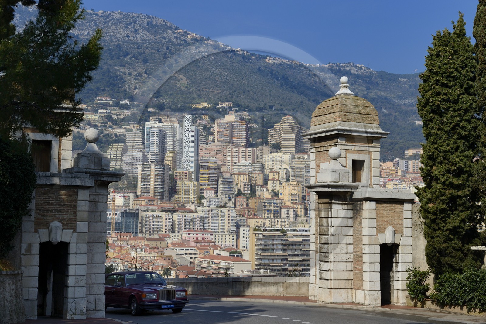 Principauté de Monaco, Monaco, Le Rocher, avenue de la Porte-Neuve
