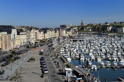 France, Seine-Maritime (76), Dieppe, le port et le quai Henri IV