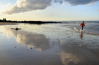 France, Calvados (14), Pays d'Auge, la côte Fleurie, Cabourg, promenade sur la plage de la station balnéaire