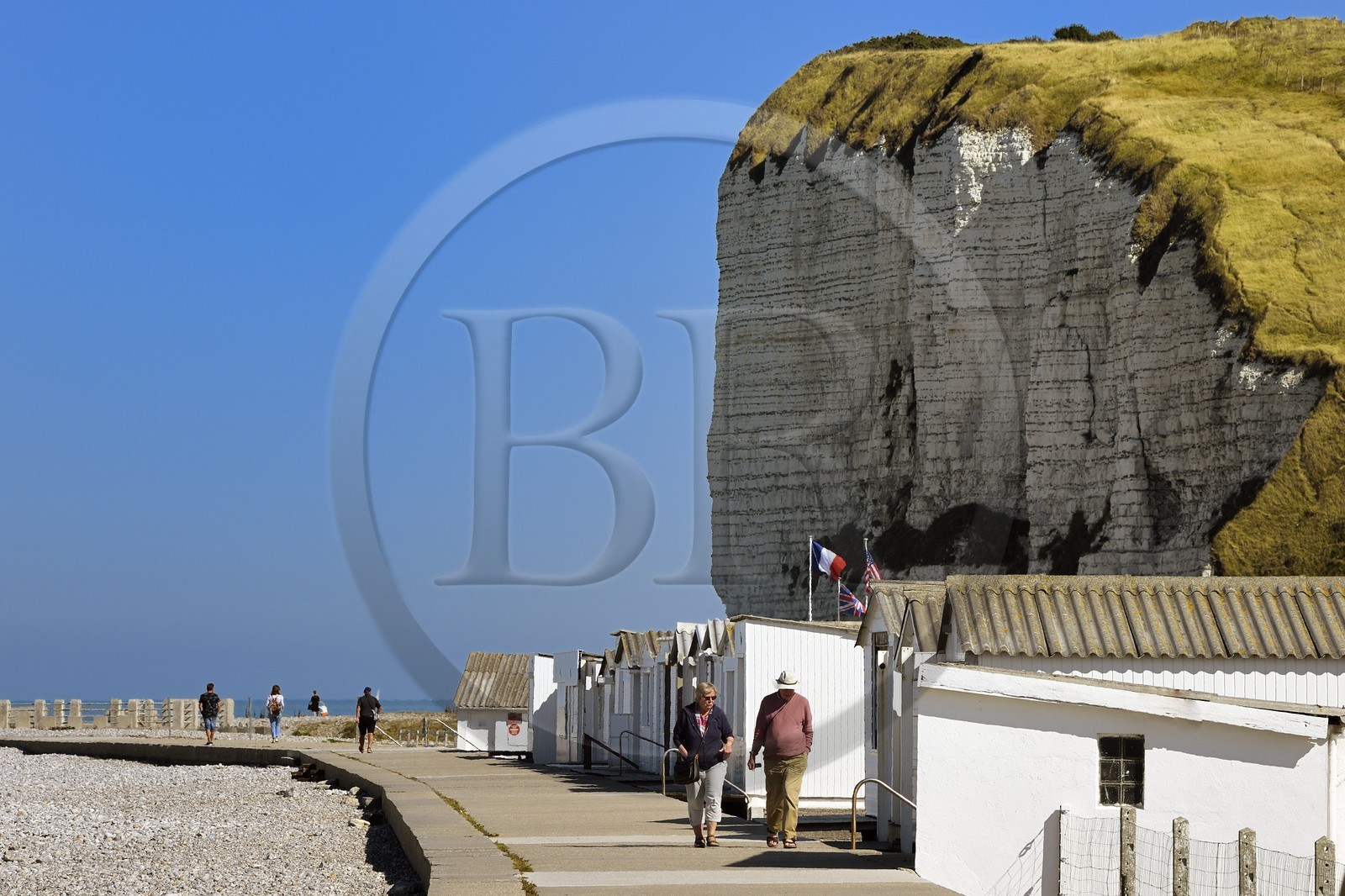 France, Seine-Maritime (76), Côte d'Albatre, Pays de Caux, Veulettes-sur-Mer, les bungalows du Camp du Pont Rouge sur la plage