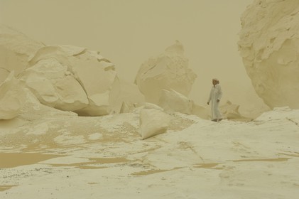 Egypt, Libyan Desert, sandstorm in the White Desert north of Farafra