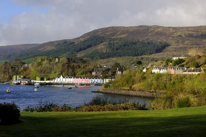Royaume-Uni, Ecosse, région des Highlands, les Hébrides, île de Skye, le port de pêche de Portree