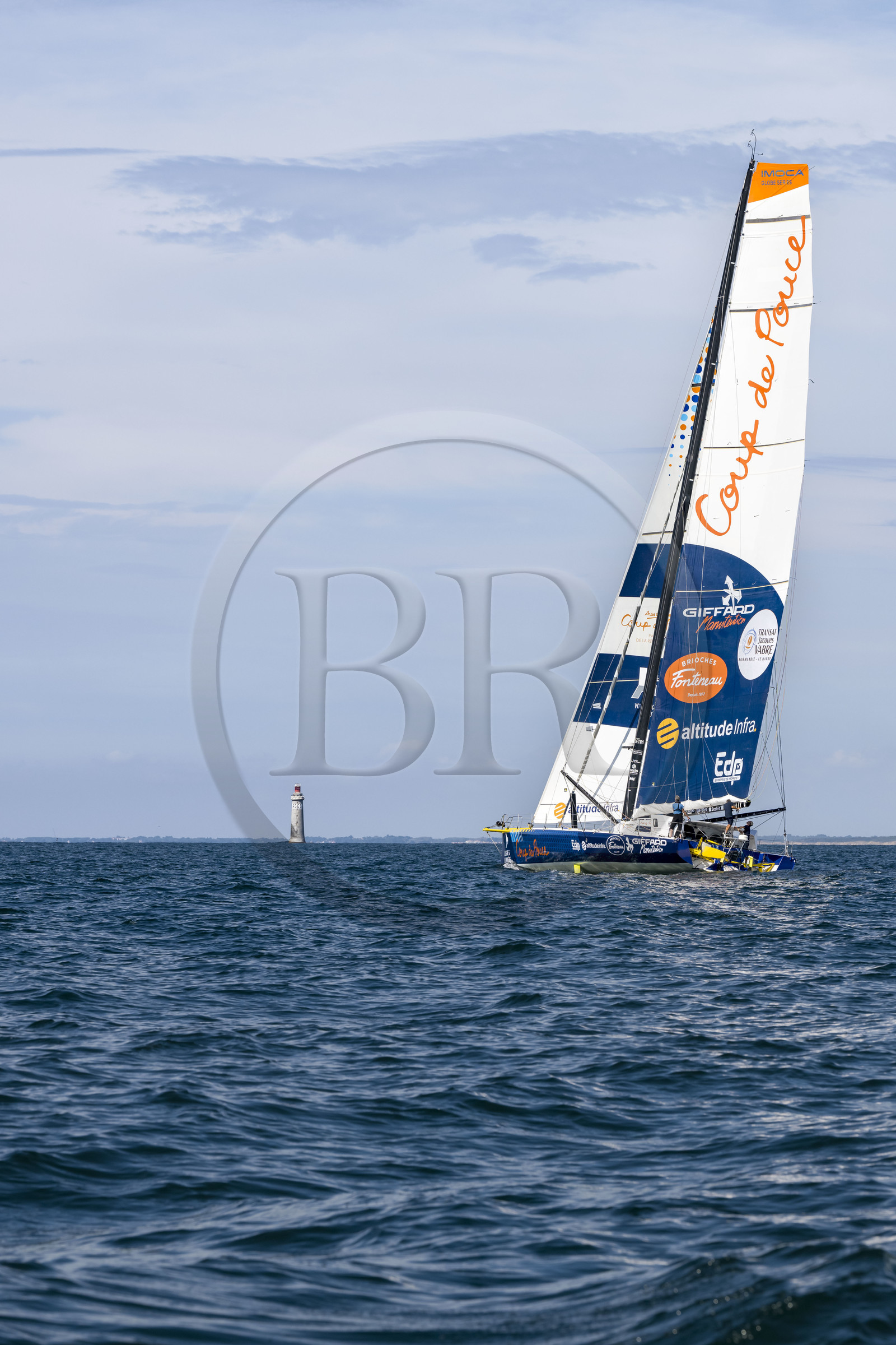 France, Vendée (85), Les-Sables-d'Olonne, le skipper Manuel Cousin en entrainement sur son voilier monocoque de 60 pieds IMOCA Coup de Pouce