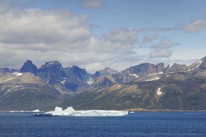 Groenland, région méridionale vers Nanortalik, icebergs