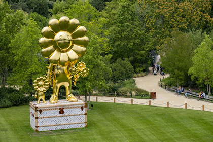 France, Paris, Bois de Boulogne, a sculpture The Flower parent and the child by the artist Takashi Murakami in collaboration with Louis Vuitton at the Jardin d’acclimatation