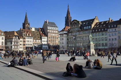 France, Bas Rhin, Strasbourg, old town listed as World Heritage by UNESCO, Place Kleber and the Notre Dame Cathedral in the background