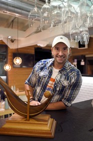 France, Pyrénées-Atlantiques (64), Pays-Basque, Biarritz, plage de la Milady, restaurant le Milady beach, le joueur de pelote basque professionnel spécialisé en cesta punta et plusieurs fois champion du monde, Eric Irastorza