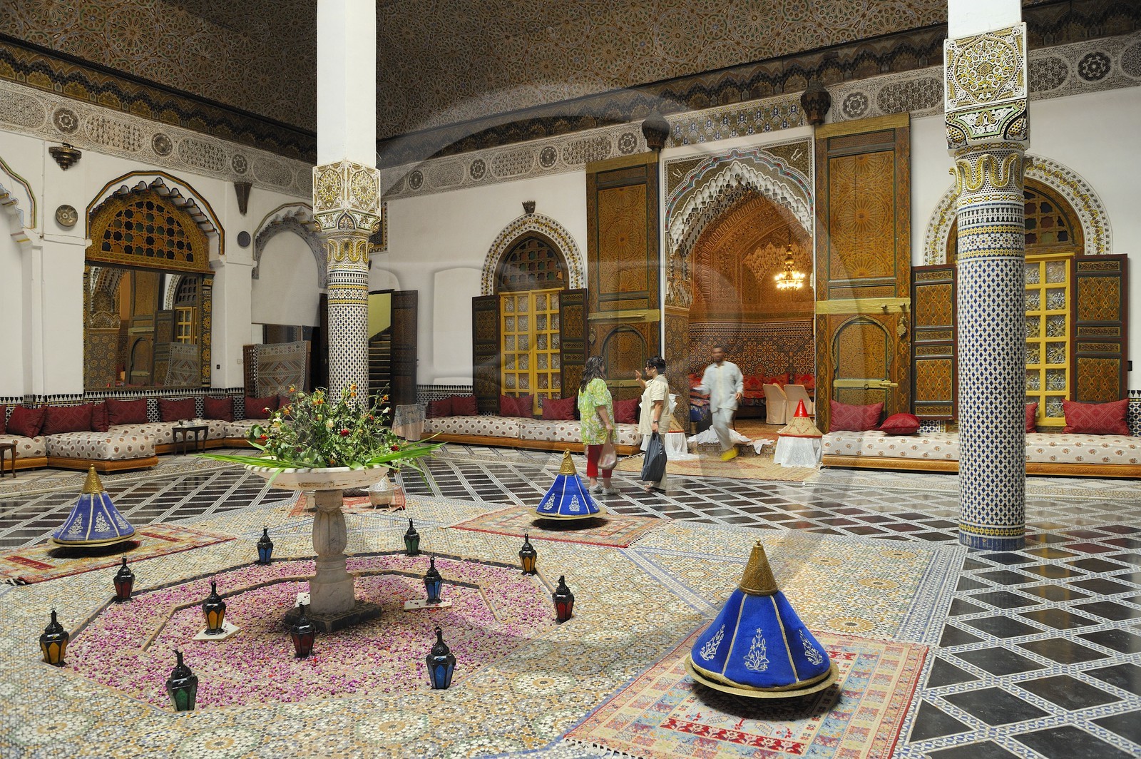 Maroc, Moyen Atlas, Fès, ville impériale, médina classée Patrimoine Mondial de l'UNESCO, Fès el Bali, le palais Mnebhi, lieu historique où Lyautey signa le traité de Fès, devenu aujourd'hui un restaurant