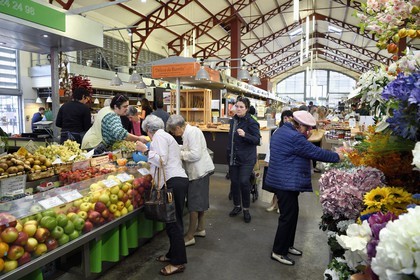 France, Pyrénées-Atlantiques (64), Pays-Basque, Biarritz, le marché couvert des Halles