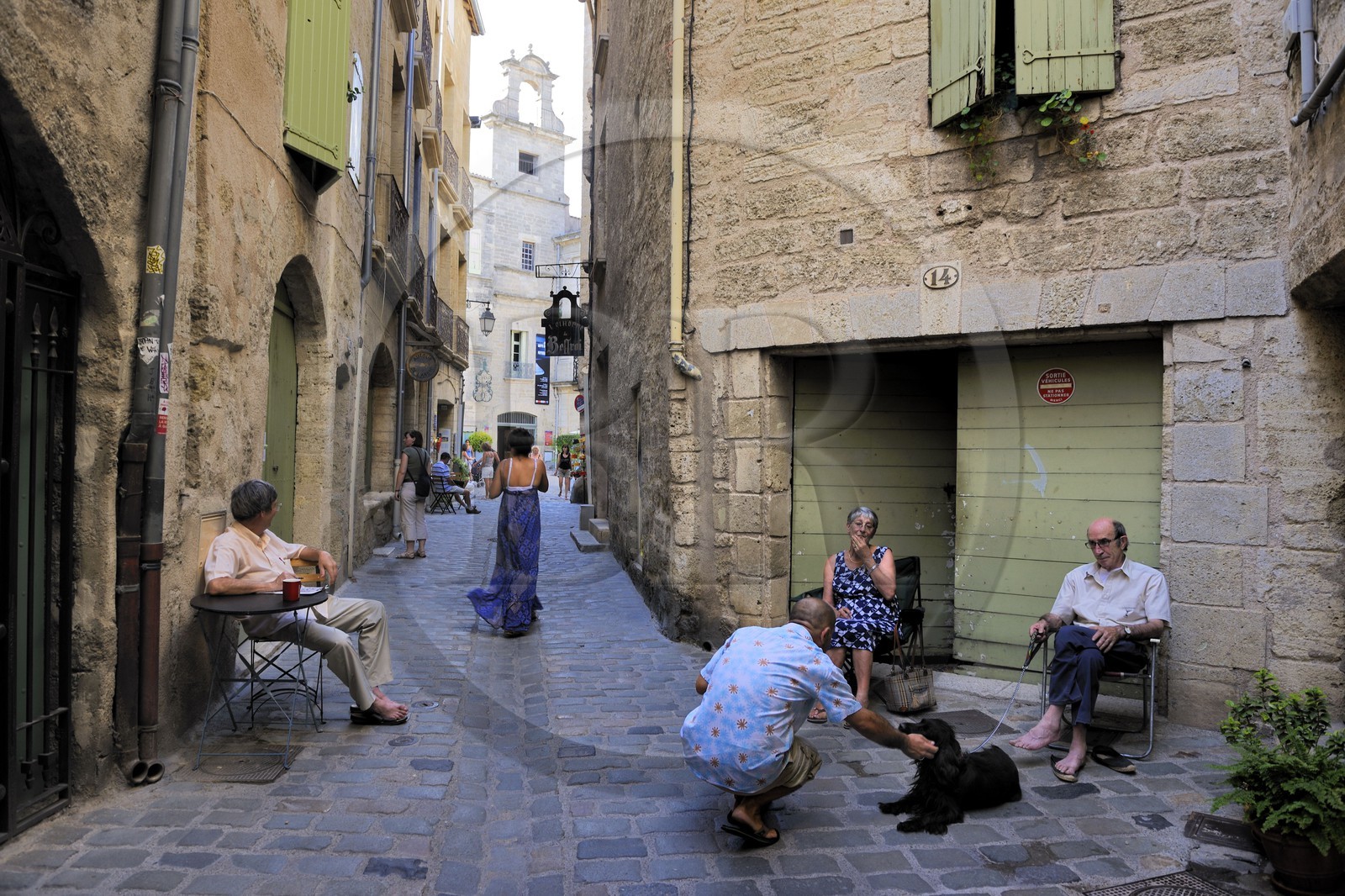 France, Hérault (34), Pézenas, vieille ville, rue Triperie Vieille menant à la place Gambetta