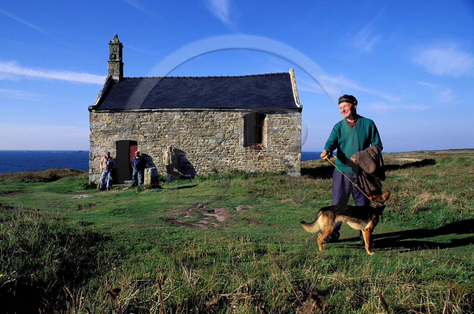 France, Finistère (29), marin à la retraite à la chapelle Saint-Samson dans le pays des Abers
