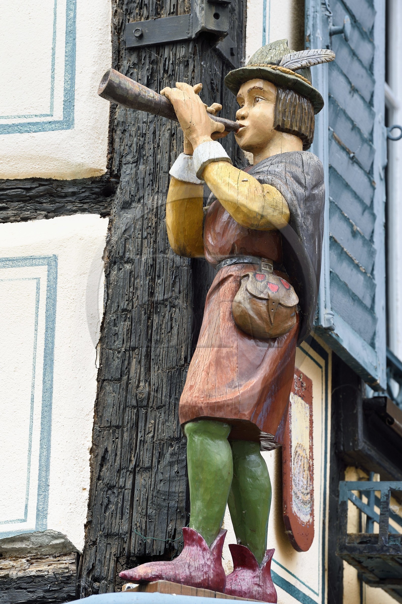 France, Haut-Rhin (68), Route des vins d'Alsace, Ribeauvillé, statue du ménétrier, le pfiffer joueur de fifre