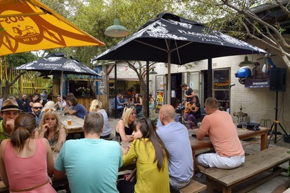 Afrique du Sud, province de Gauteng, Johannesburg, le site 44 Stanley était autrefois un site de bâtiments industriels des années 1930 et a été transformé pour héberger des boutiques spécialisées, restos gourmands et studios de design