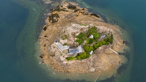 France, Finistère (29), Baie de Morlaix, Carantec, l'Ile Louët et son phare (vue aérienne)