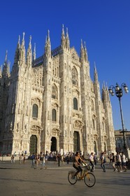 Italie, Lombardie, Milan, Piazza del Duomo, la cathédrale le Duomo de style gothique flamboyant