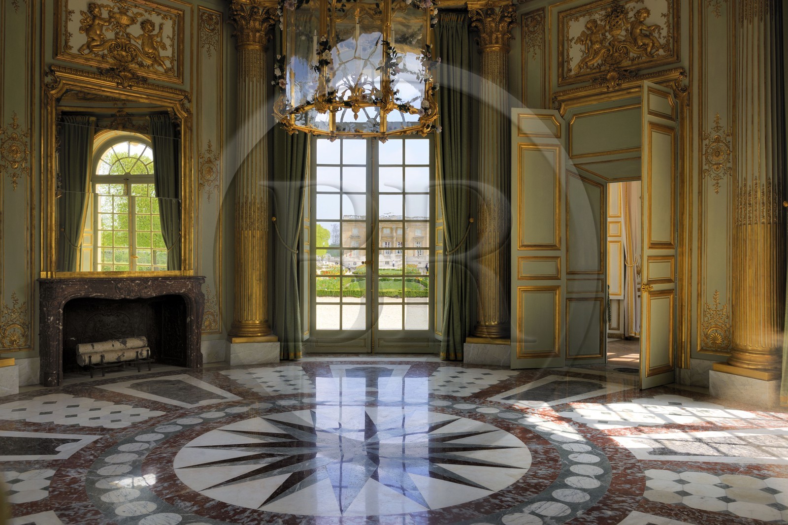 France, Yvelines (78), château de Versailles, classé Patrimoine Mondial de l'UNESCO, le domaine de Marie-Antoinette, le Petit Trianon, le Pavillon Français