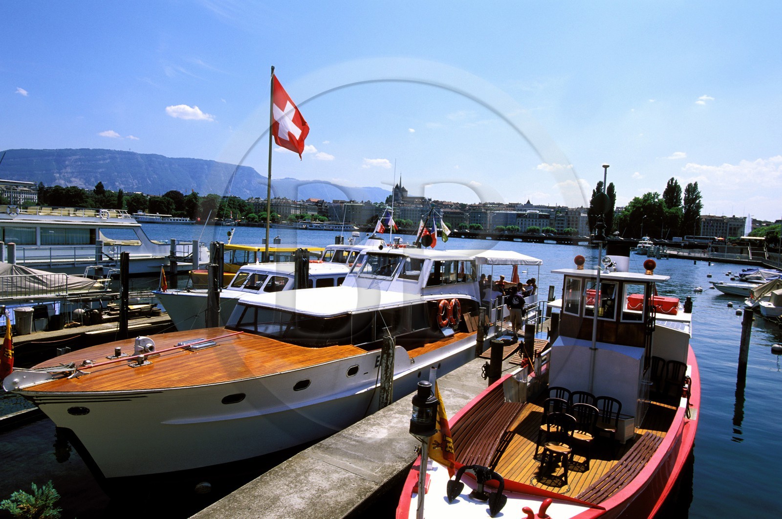 Switzerland, Geneva, boats on Lake Leman (Lake Geneva)