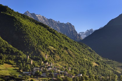 Georgia, Upper Svaneti (Zemo Svaneti), Mestia, Svan defensive towers erected next to the houses