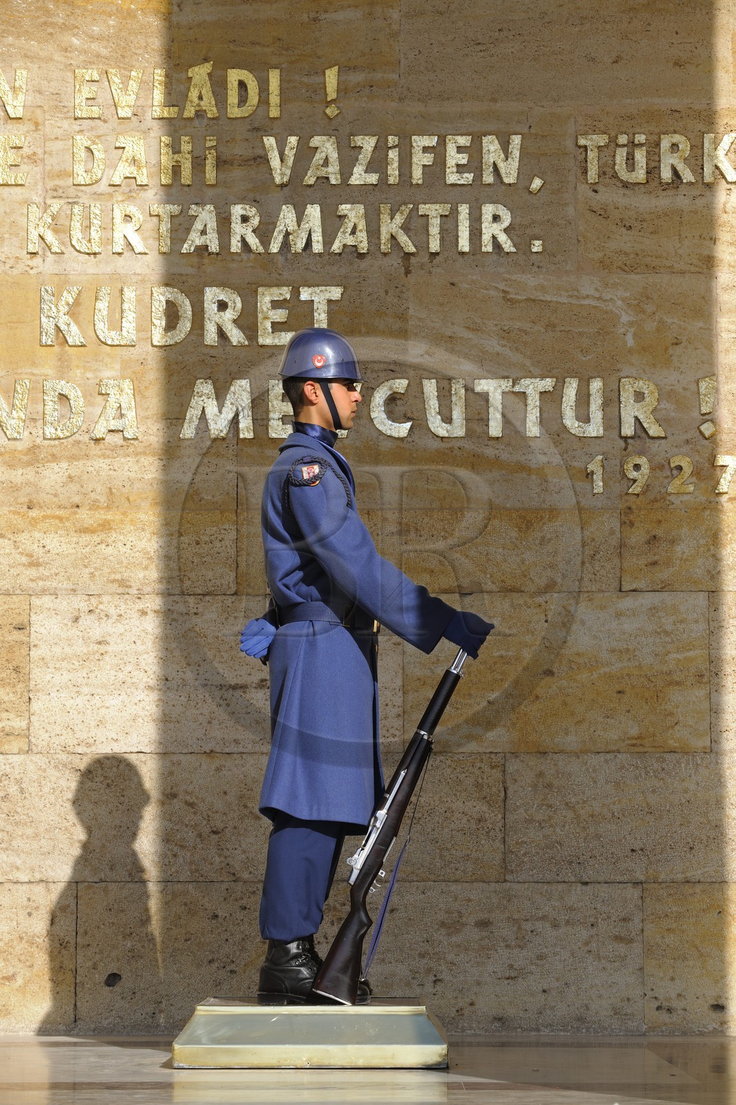 Turquie, Anatolie centrale, Ankara, soldat montant la garde devant le mausolée d'Atatürk