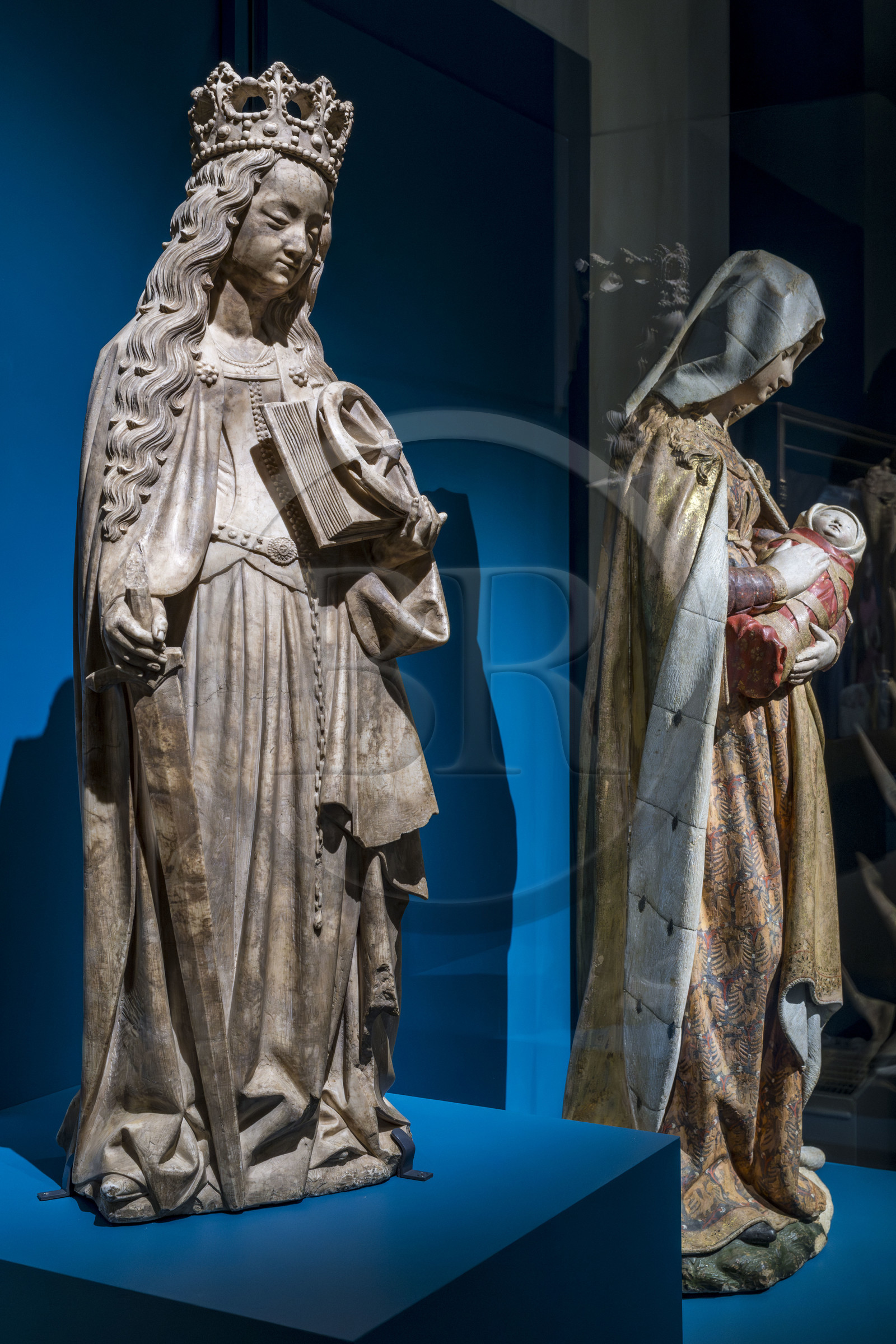 France, Saône-et-Loire (71), Autun, musée Rolin, exposition des chefs-d'oeuvres au muséum d'Histoire Naturelle pendant les travaux, statue de Sainte Catherine attribuée à Jean de la Huerta ou Antoine le Moiturier (XVe siècle), albatre