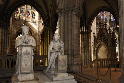 France, Seine Saint Denis, Saint Denis, the Saint Denis Basilica, praying statues of Louis XVI and Marie Antoinette