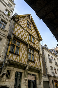 France, Loire Atlantique, Nantes, Bouffay district, half-timbered house at the end of the 15th century in rue de la Juiverie