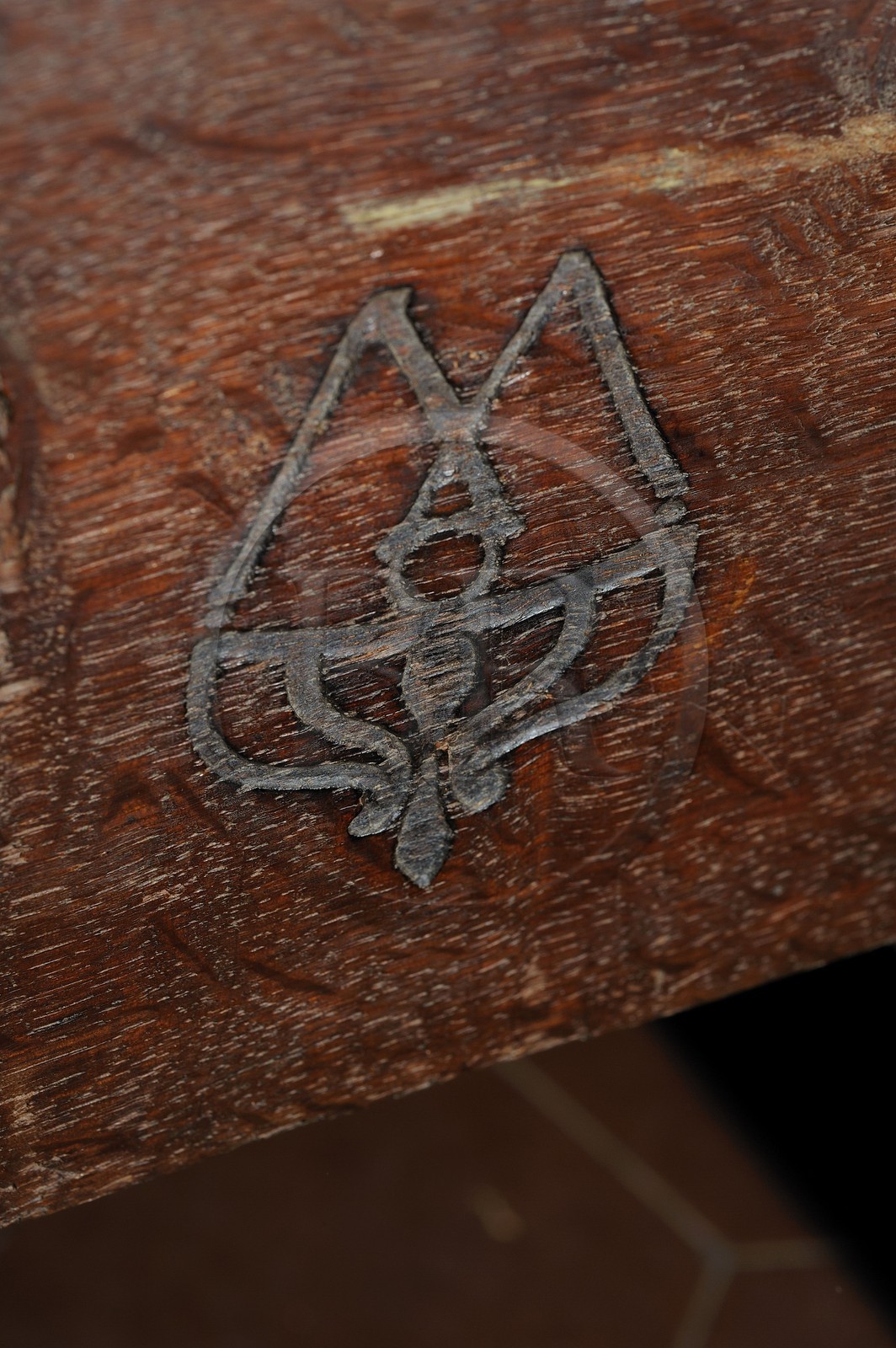 France, Yvelines (78), château de Versailles, ateliers de restauration du château, atelier de menuiserie, marque du mobilier du château