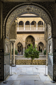Spain, Andalusia, Seville, the Alcazar of Seville (Reales Alcazares de Sevilla), listed as World Heritage by UNESCO, Palais mudéjar ou de Pierre Ier, the Maidens Courtyard (Patio de las Doncellas)