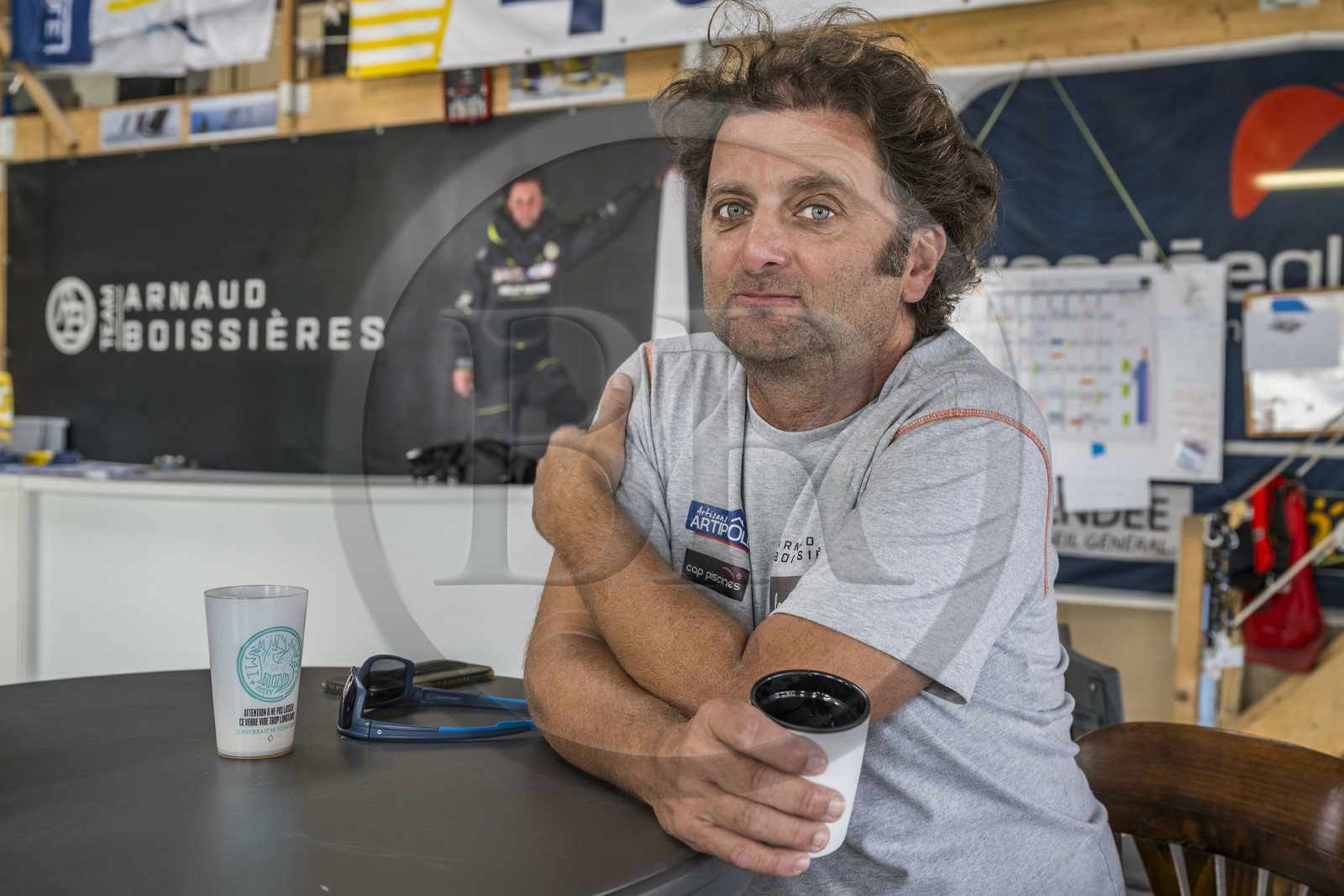 France, Vendée (85), Les-Sables-d'Olonne, Port Olona, ponton des voiliers du Vendée Globe, le skipper Arnaud Boissière du voilier monocoque de 60 pieds IMOCA La Mie Caline