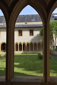 France, Moselle (57), Metz, cloitre des Récollets accueille aujourd'hui l'Institut européen d’écologie de Jean-Marie Pelt et les archives municipales