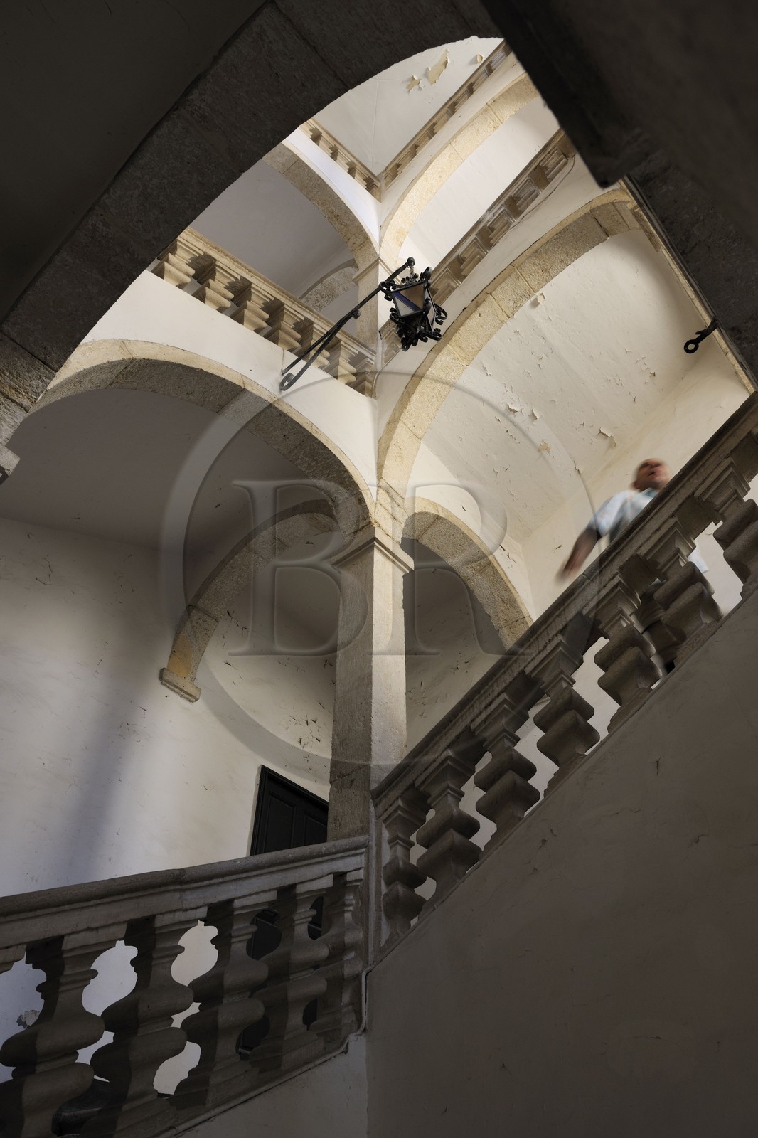 France, Hérault (34), Pézenas, escalier de l' Hôtel de Loubatières (ou de Latude) 17éme siècle cours Jean Jaures