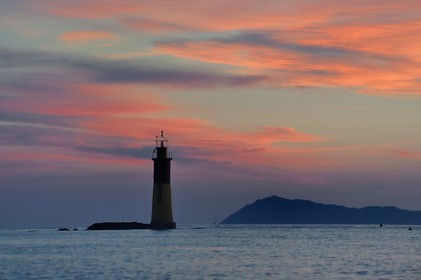 France, Var (83), Iles d'Hyères, parc national de Port Cros, Ile de Porquerolles, balise sur son ilot non loin du Fort du Petit Langoustier