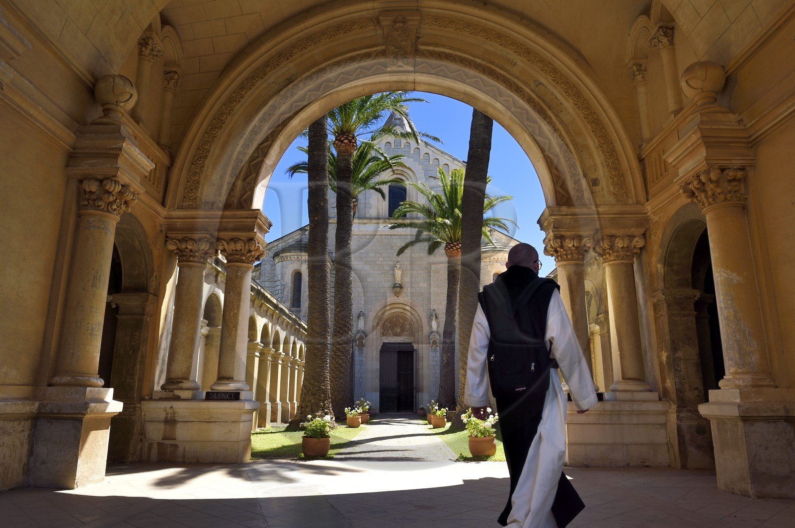 France, Alpes-Maritimes (06), Cannes, Iles de Lérins, Ile de Saint-Honorat, Abbaye de Lérins, l'église abbatiale et le monastère