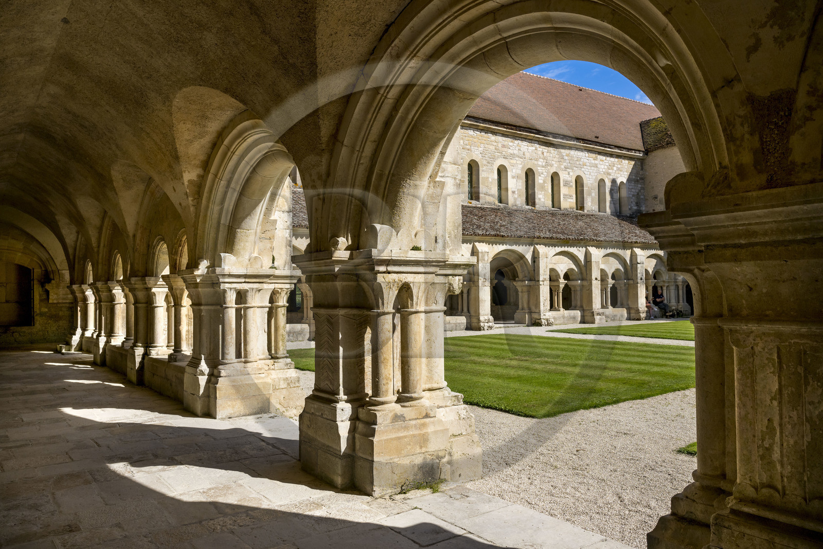 France, Côte-d'Or (21), Marmagne, l'abbaye cistercienne de Fontenay classée au Patrimoine Mondial de l'UNESCO, le cloître