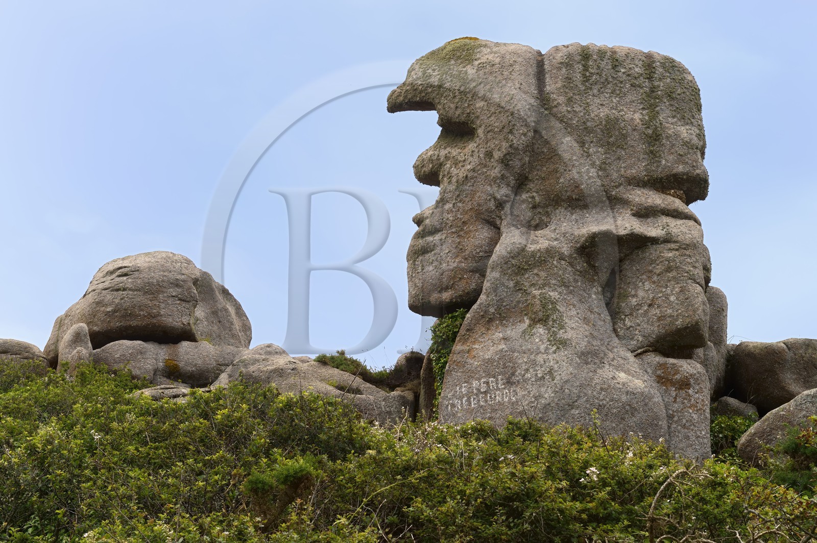 France, Côtes-d'Armor (22), Côte de Granit Rose, Trébeurden, le rocher du Pere Trebeurden