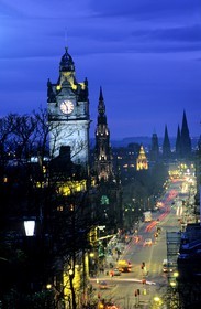 Royaume-Uni, Ecosse, Edimbourg, Princes Street est l'axe principal de la ville