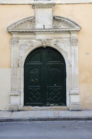 France, Côte d'Or (21), Dijon, l'entrée de l'Hôtel particulier du 21 rue Berbisey