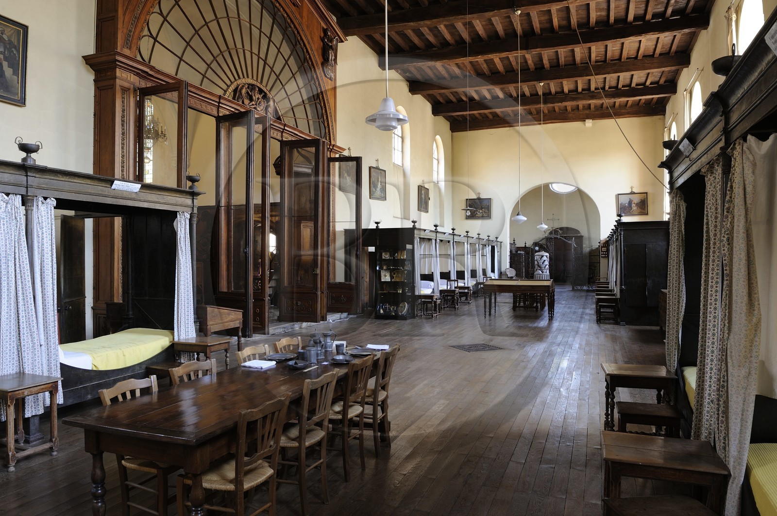 France, Saône et Loire (71), Louhans, grande salle commune de l'Hôtel-Dieu