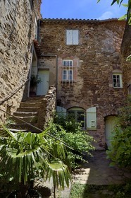 France, Var, Gulf of Saint Tropez, Gassin, labelled Les Plus Beaux Villages de France (The Most Beautiful Villages of France), traditional house in the old village