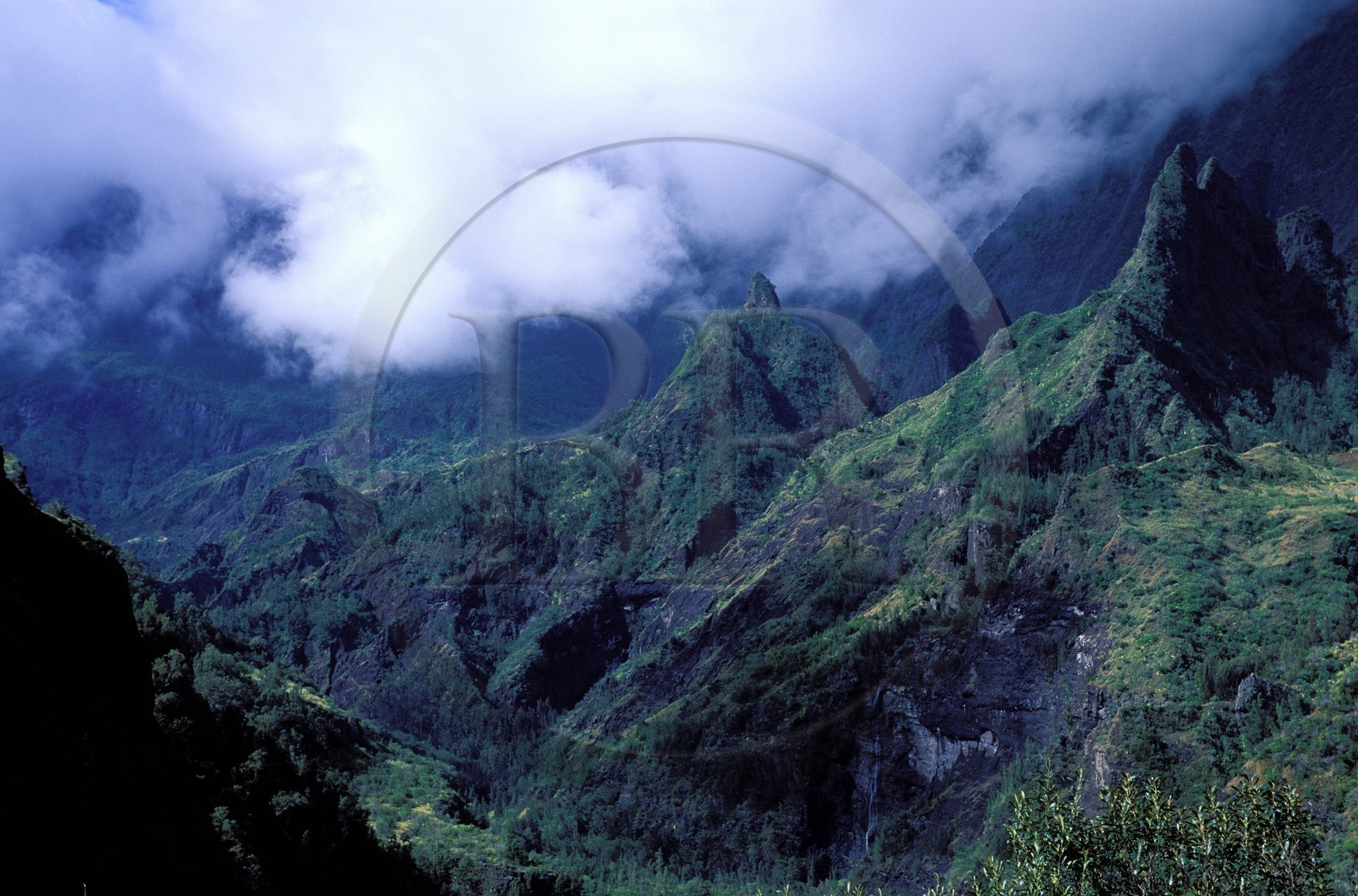 France, île de la Réunion, entrée du cirque de Cilaos, classé Patrimoine Mondial de l'UNESCO