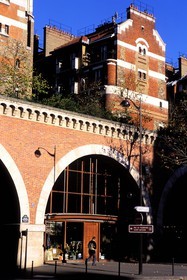 France, Paris (75), la promenade plantée avenue Daumesnil sur le Viaduc des Arts