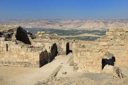 Israel, Northern District, Galilee, Belvoir Fortress is a Crusader fortress hold by the Knights Hospitaller between 1168 and 1189 overlooking the Jordan River valley, the central courtyard of the castle and the mountains of Jordan in the background