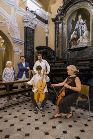 France, Alpes-Maritimes (06), Nice classée Patrimoine Mondial de l'UNESCO, le Vieux Nice, membres de la Semeuse, association d’éducation populaire créée en 1904, assistant aux répétitions d'un concert de viole de Gambe au Centre Culturel La Providence