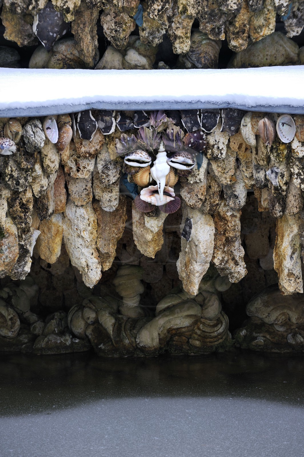 France, Yvelines (78), parc du château de Versailles sous la neige, classé Patrimoine Mondial de l'UNESCO, le Bosquet des Trois Fontaines