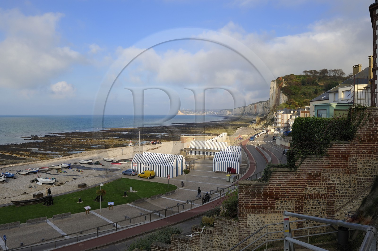 France, Seine-Maritime (76), Côte d'Albâtre, Yport niché dans une valleuse