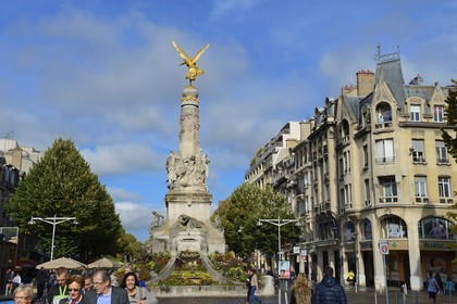 France, Marne (51), Reims, fontaine Subé sur la place Drouet d'Erlon surmontée de la victoire ailée